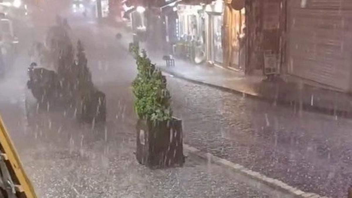 Sağanak, kuvvetli rüzgar ve dolu Mardin’de etkili oldu