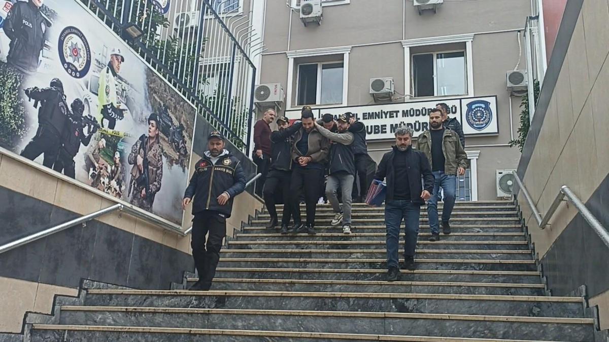 Sanal medyada şiddet içerikli yayınlar yaptığı belirlenen 10 şüpheli adliyeye sevk edildi