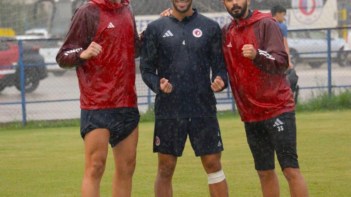Fethiyespor evinde seri peşinde