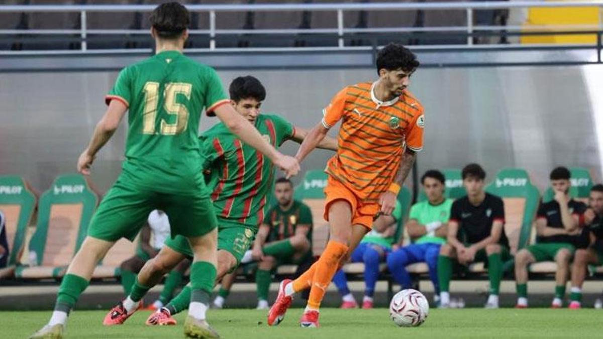Alanyaspor sahasında Amed Sportif Faaliyetler'e gol oldu yağdı