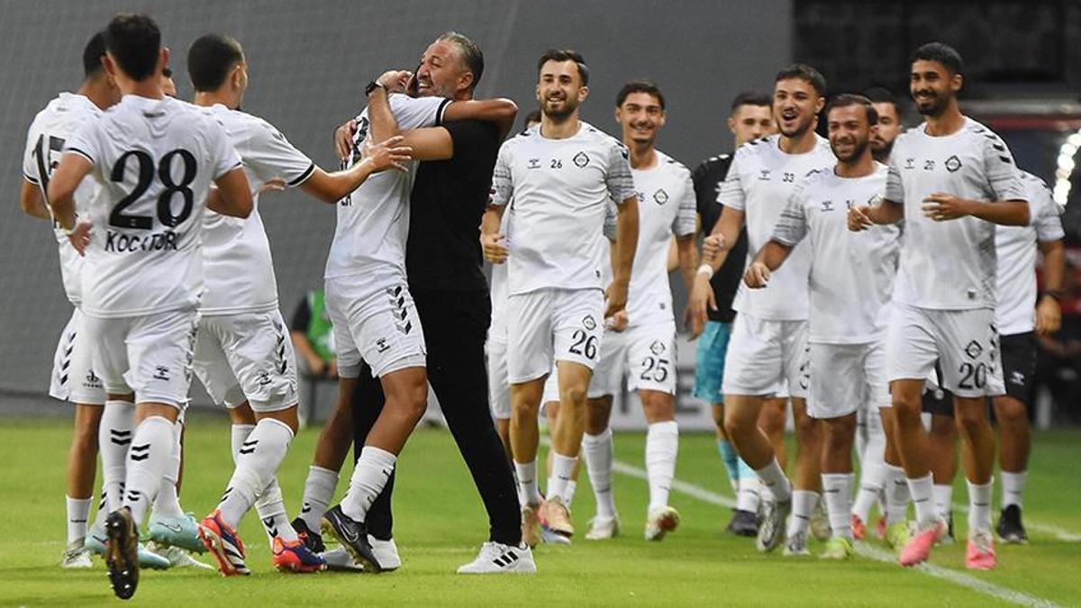 Altay'da taşlar yerinden oynadı! Tuna Üzümcü hepsini değiştirdi