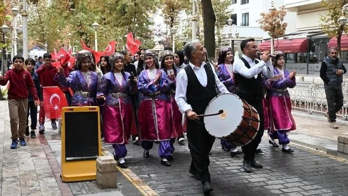 Malatya'da spor köprüsü kuruldu: Amatör Spor Haftası başladı