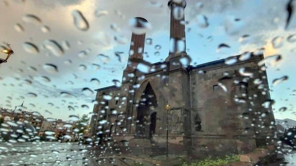 Meteorolojiden Erzurum’un 8 ilçesi için 'Sarı kodlu' kuvvetli yağış uyarısı