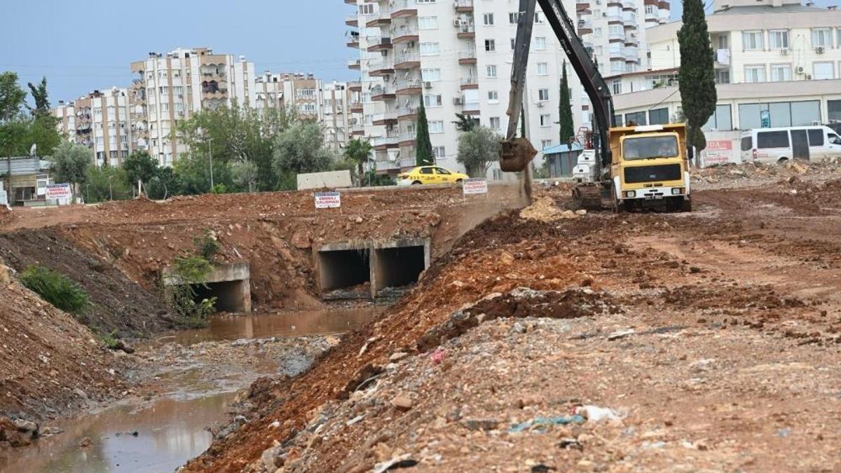 Antalya'da sel kabusu tarih oluyor! 2 kilometrelik güvenlik harekatı