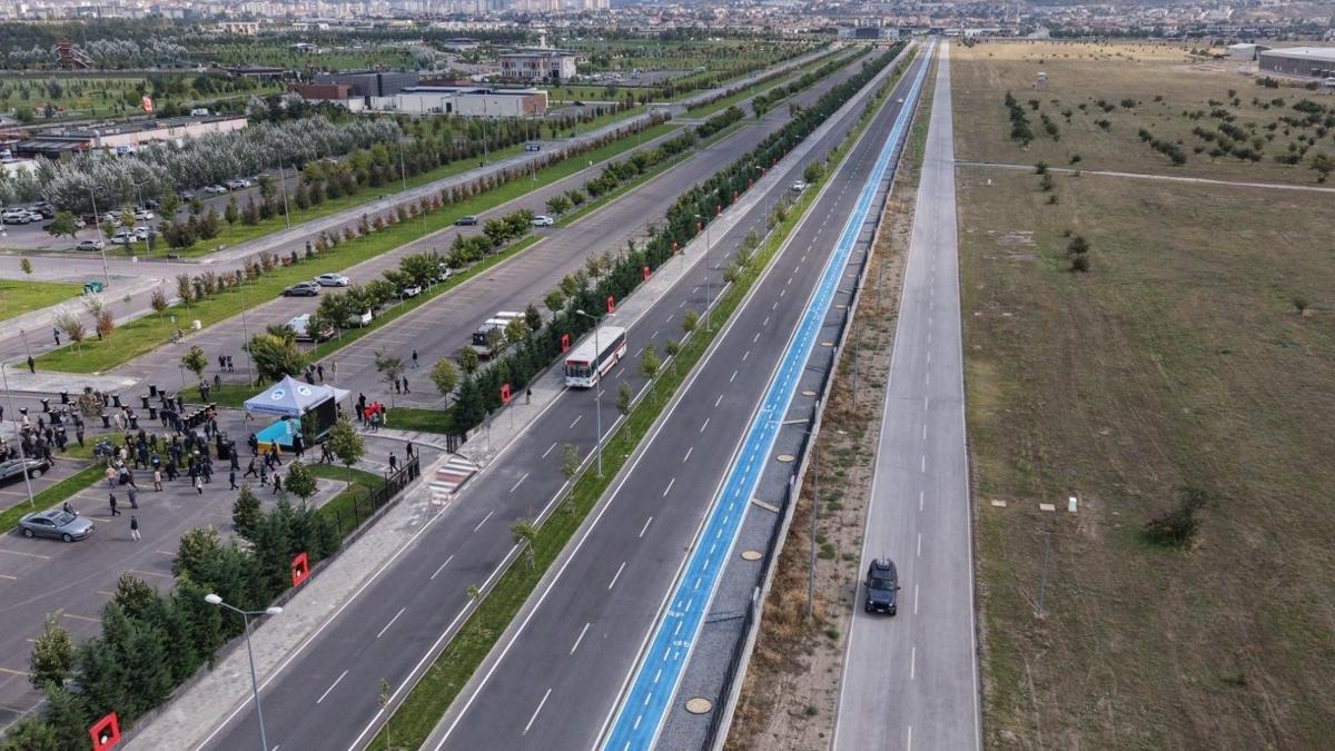 Kayseri’deki yeni caddeye, ‘Hava İkmal 100. Yıl Caddesi’ adı verildi