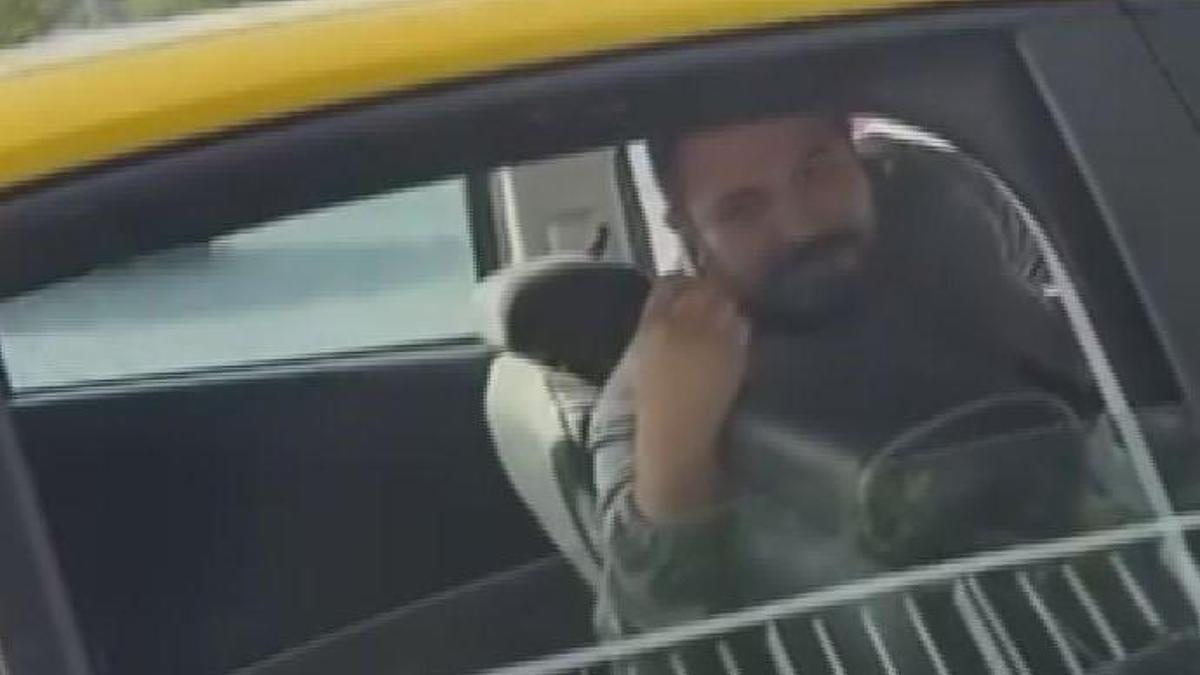 Küçükçekmece'de taksi şoförü ile 2 kadın yolcunun 'yardım' tartışması kamerada