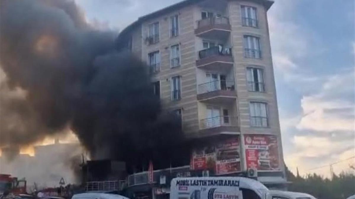 Arnavutköy'de restoranda çıkan yangın söndürüldü