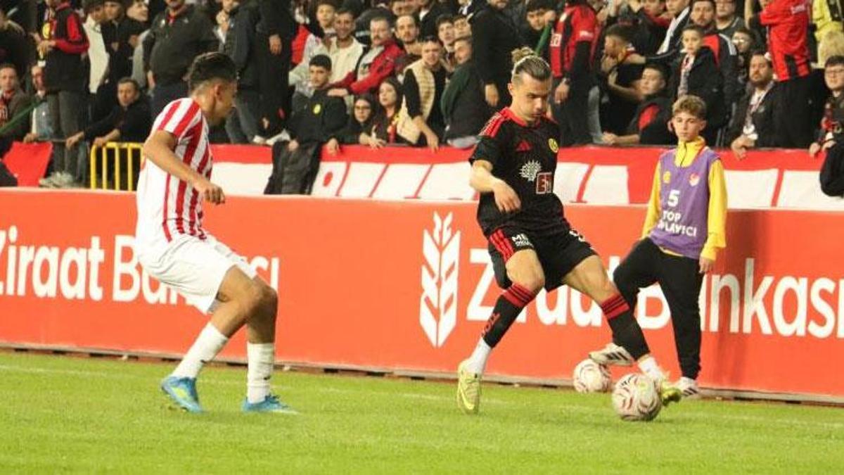 Eskişehirspor Ziraat Türkiye Kupası'nda 1922 Akşehirspor'u 4 golle geçti