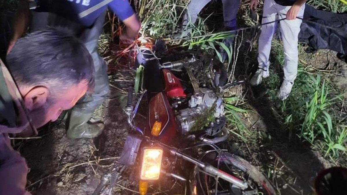 Motosiklet göle uçtu 1 kişi hayatını kaybetti