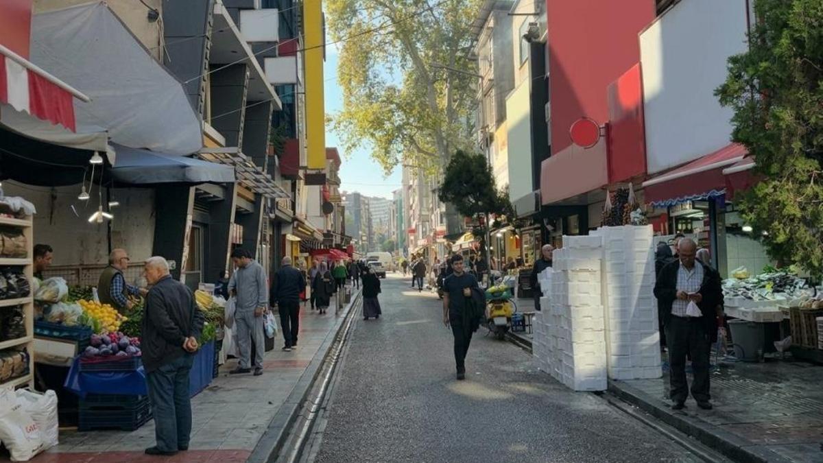 Samsun'da kaldırımlar için çağrı! Yayalar artık yol ortasında yürüyor