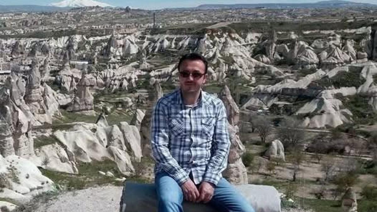 Ceviz toplarken yüksek gerilim hattına kapılarak öldü