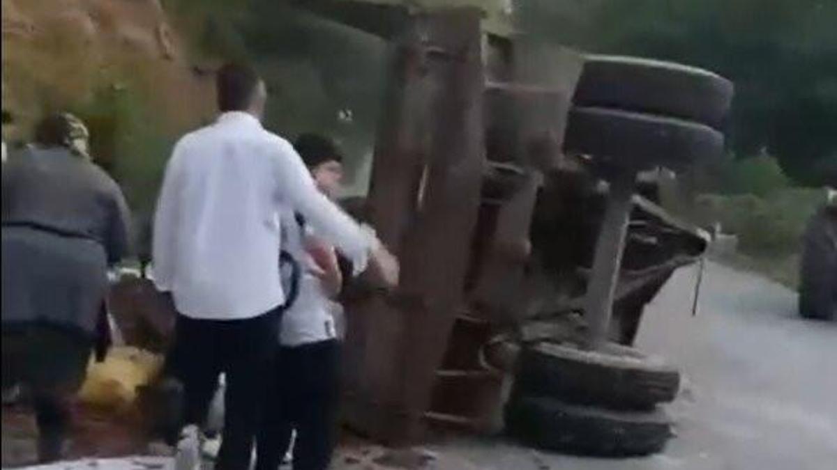 Düzce'de traktör römorku devrildi: 11 yaralı