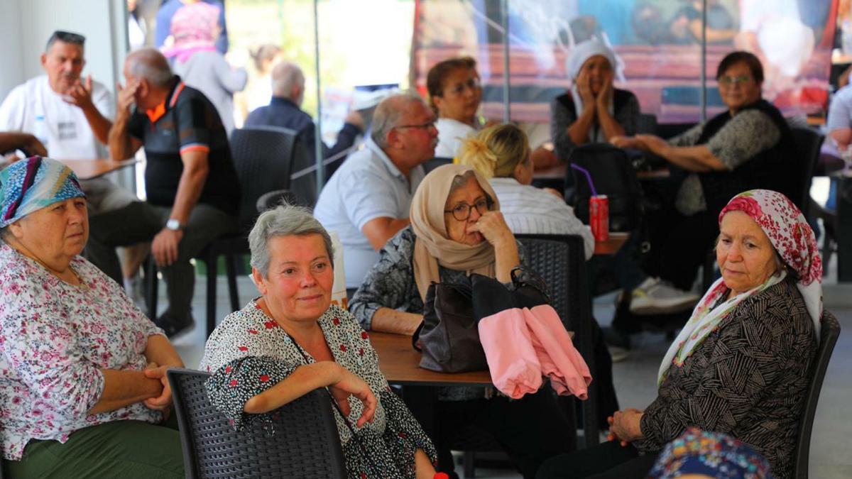 Karaova Emekli Kafe hizmete açıldı