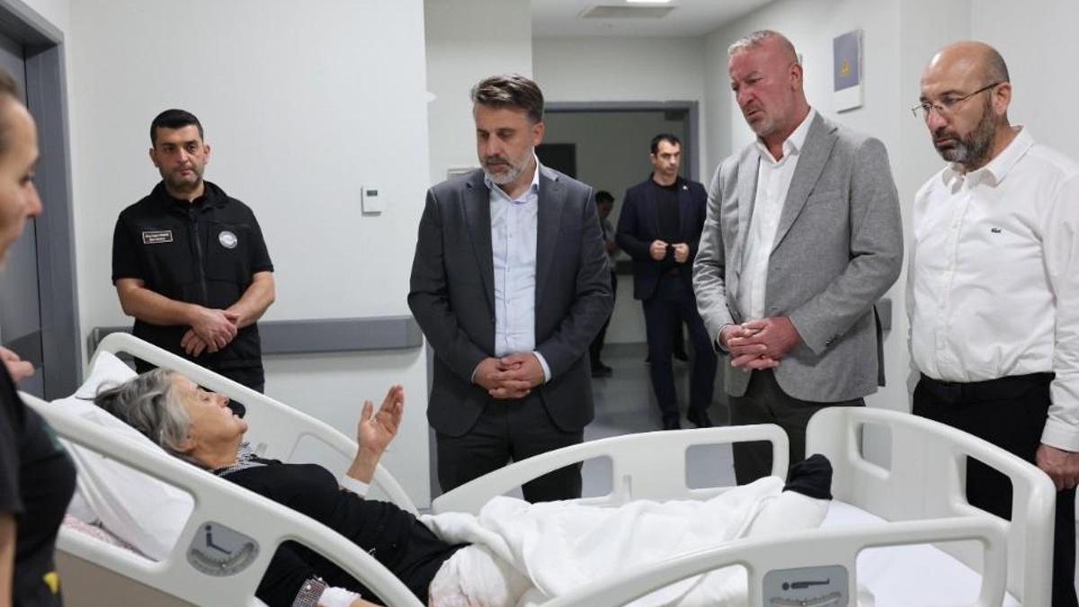 Başkan Vekili Biba, otobüs kazasında yaralananları ziyaret etti