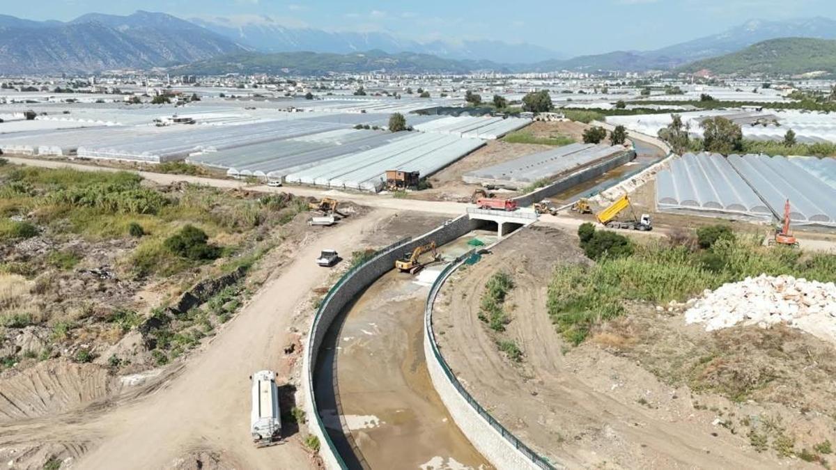 Antalya'da sel ve taşkınlara karşı yapılan projenin yüzde 20'si tamamlandı