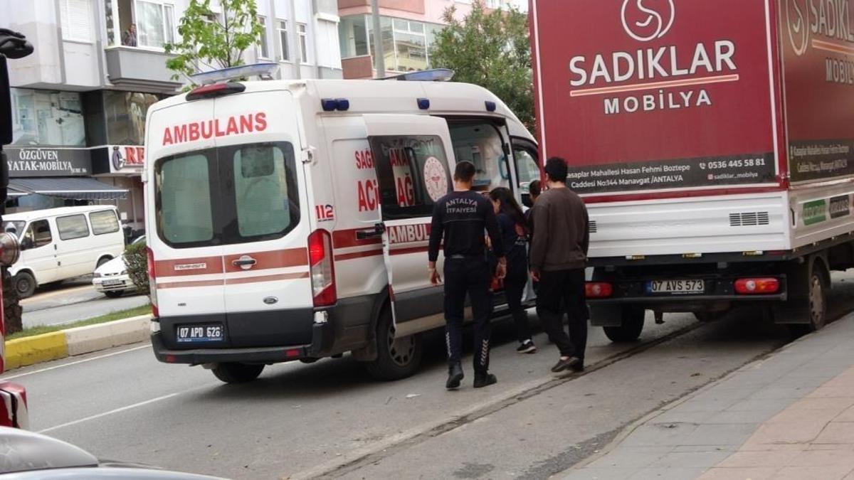 Uyuyakalan genç ekipleri alarma geçirdi