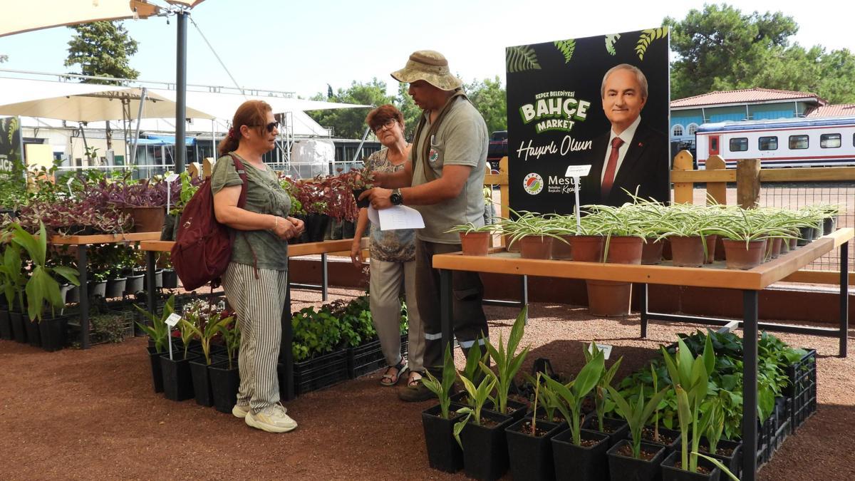 Kepez Bahçe Market'e yoğun ilgi