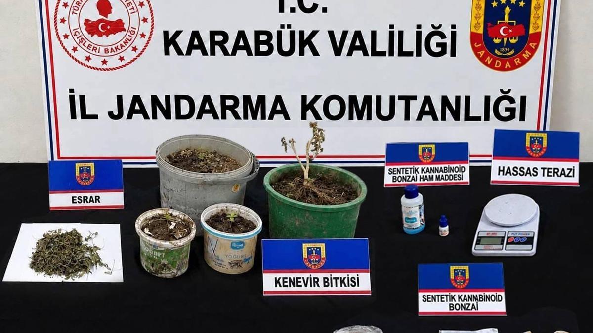 Karabük'te uyuşturucu operasyonlarında 2 zanlı yakalandı