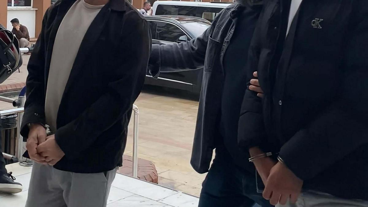 Aydın'da uyuşturucu sevkiyatı yapılan iki otomobile operasyon: 4 tutuklama