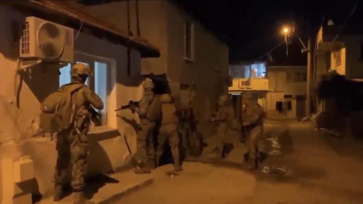 Balıkesir’de narkotik ve kaçak silah operasyonu: 20 gözaltı