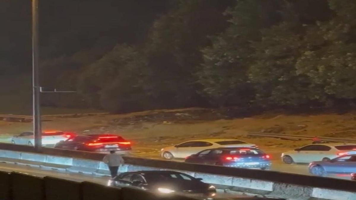 Kartal’da sel suları toprağı sürükledi; TEM bağlantı yolu kısmen kapandı