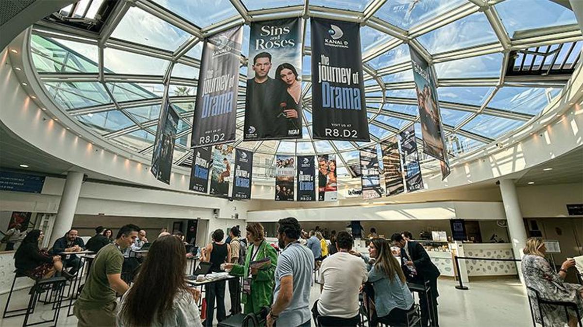Kanal D MIPCOM 2026'nın yıldızı oldu