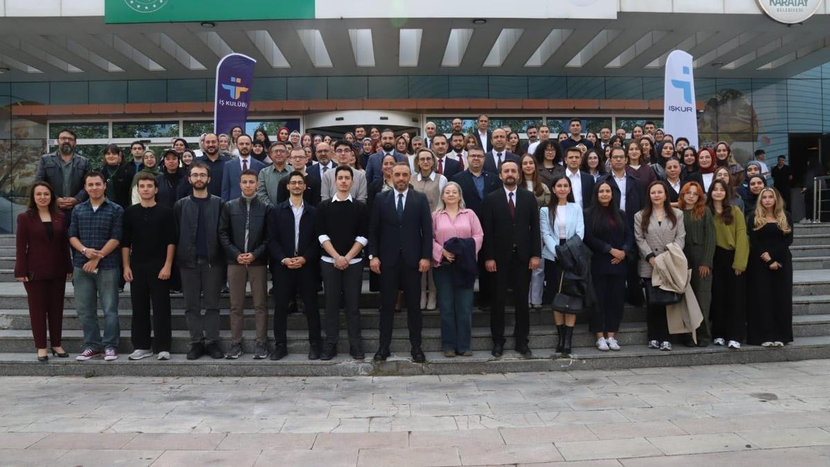 Konya'da gençler ve iş dünyası aynı masada buluştu