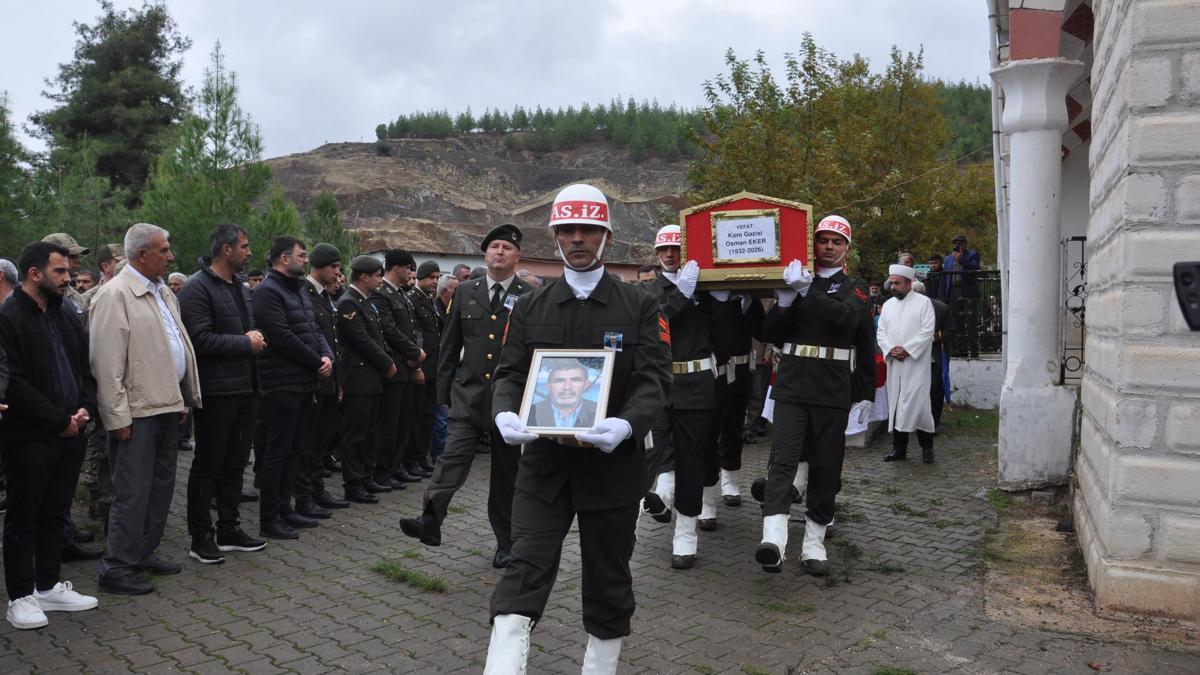 Kore gazisi askeri törenle son yolculuğuna uğurlandı