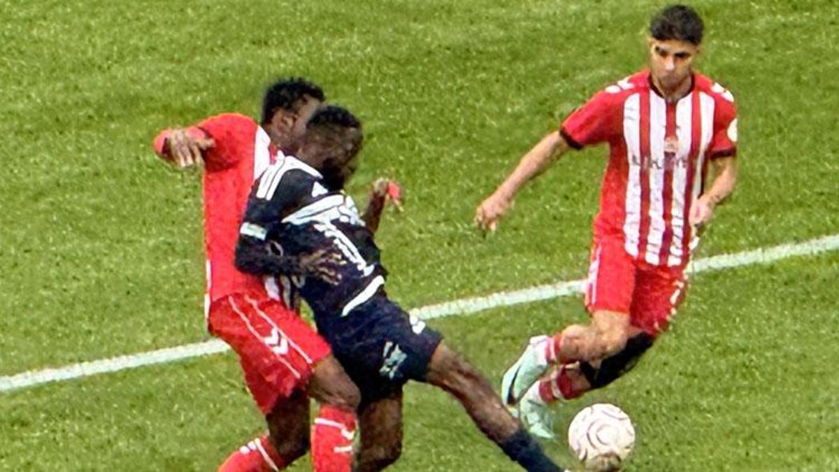 Sivasspor'a evinde Sarıyer engeli! Yiğidolar geriye düştüğü maçta 1 puanla yetindi