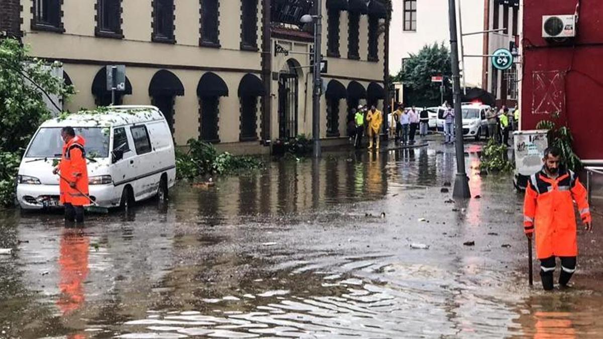 İstanbul'da selden etkilenen esnafa 80 milyon lira nakdi destek sağlanacak