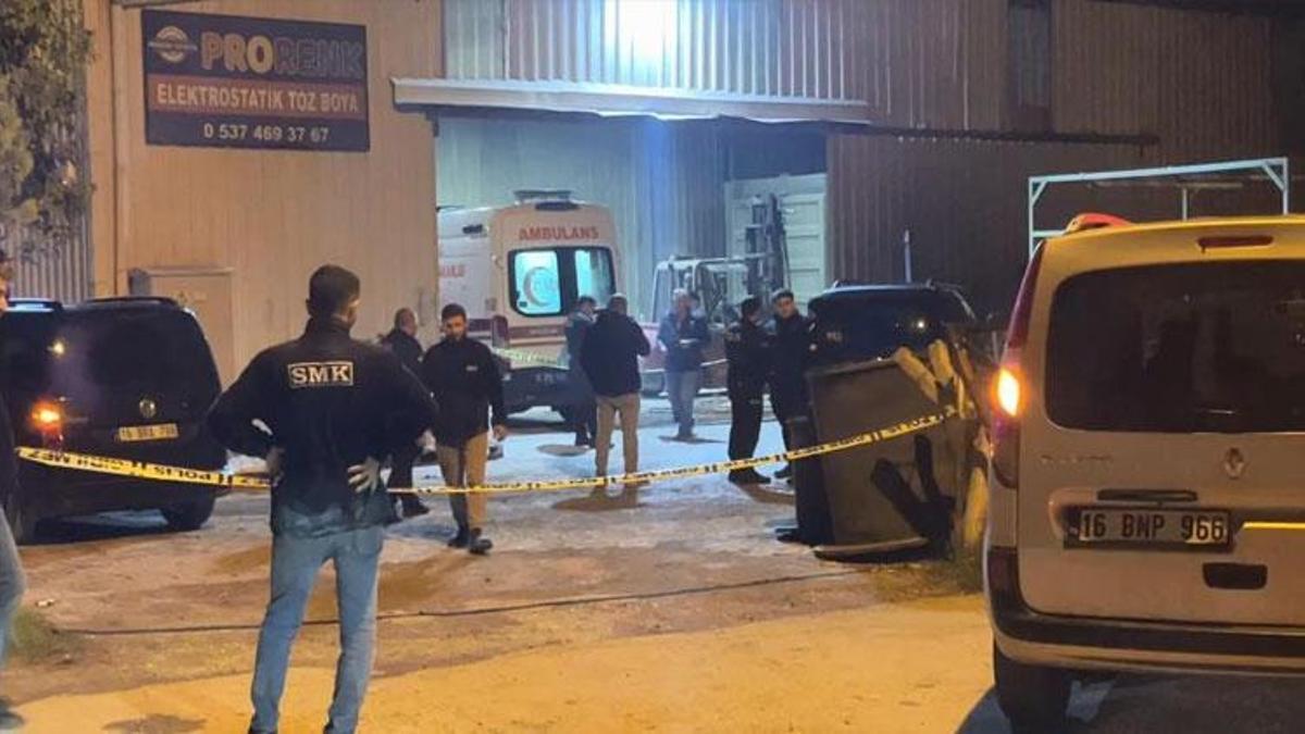 Forkliftten düşen demir bloğun altında kalan genç hayatını kaybetti