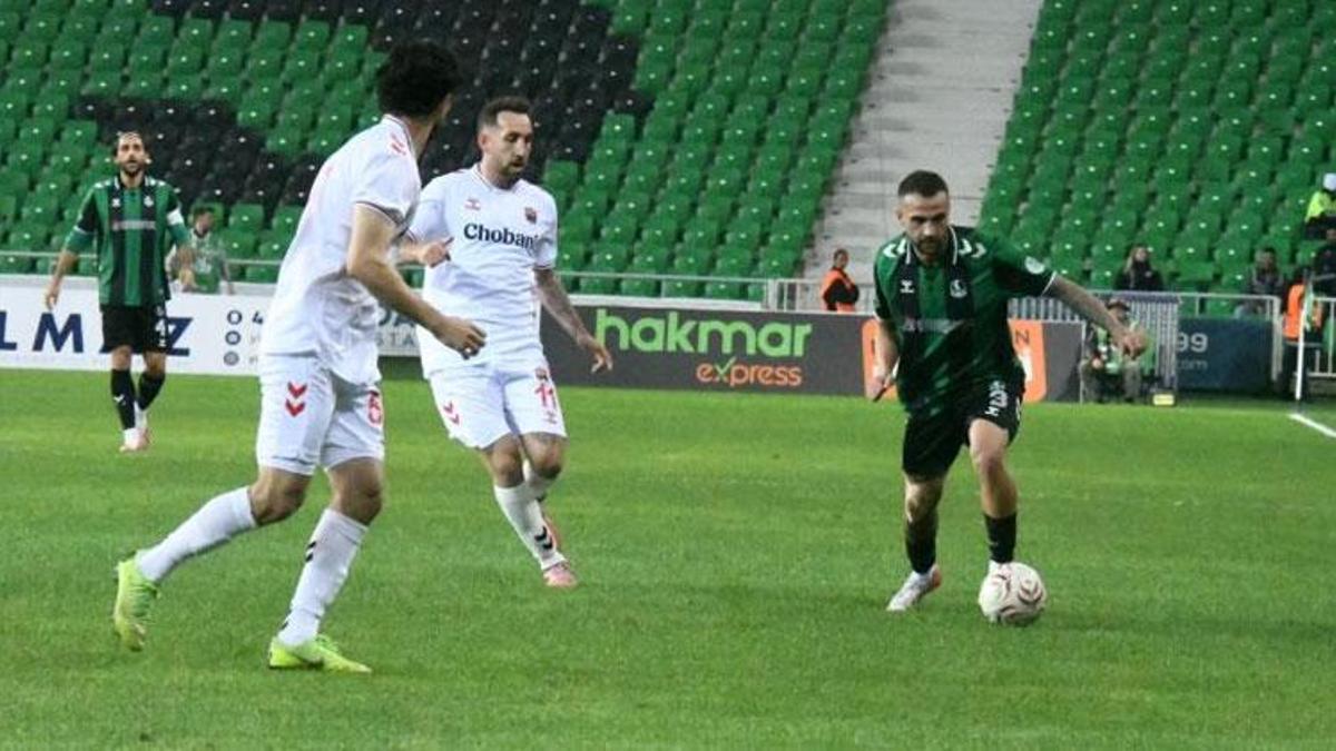 Sakaryaspor sahasında Erzincanspor'a farklı kaybetti!