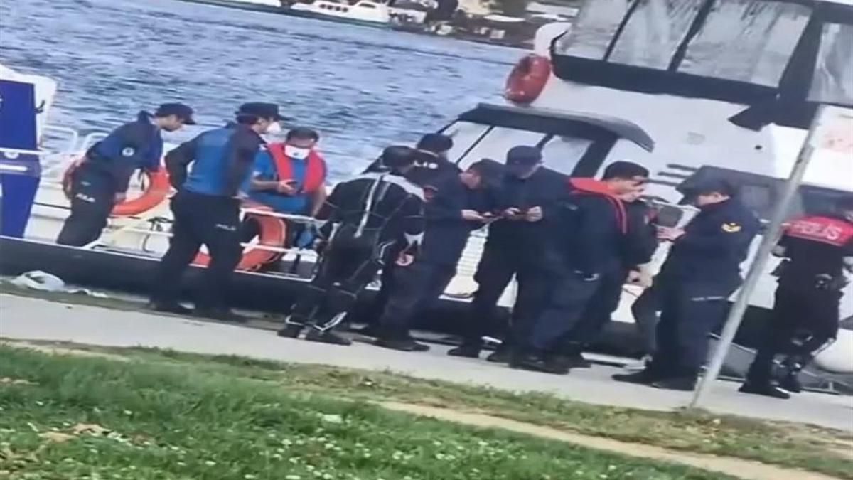 Fatih'te denizde erkek cesedi bulundu