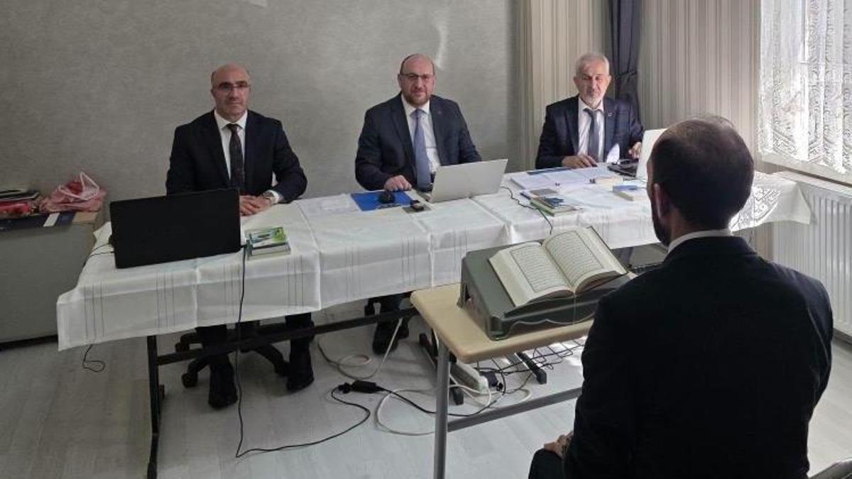 Afyonkarahisar’da hac görevlileri için mülakat sınavı gerçekleştirildi