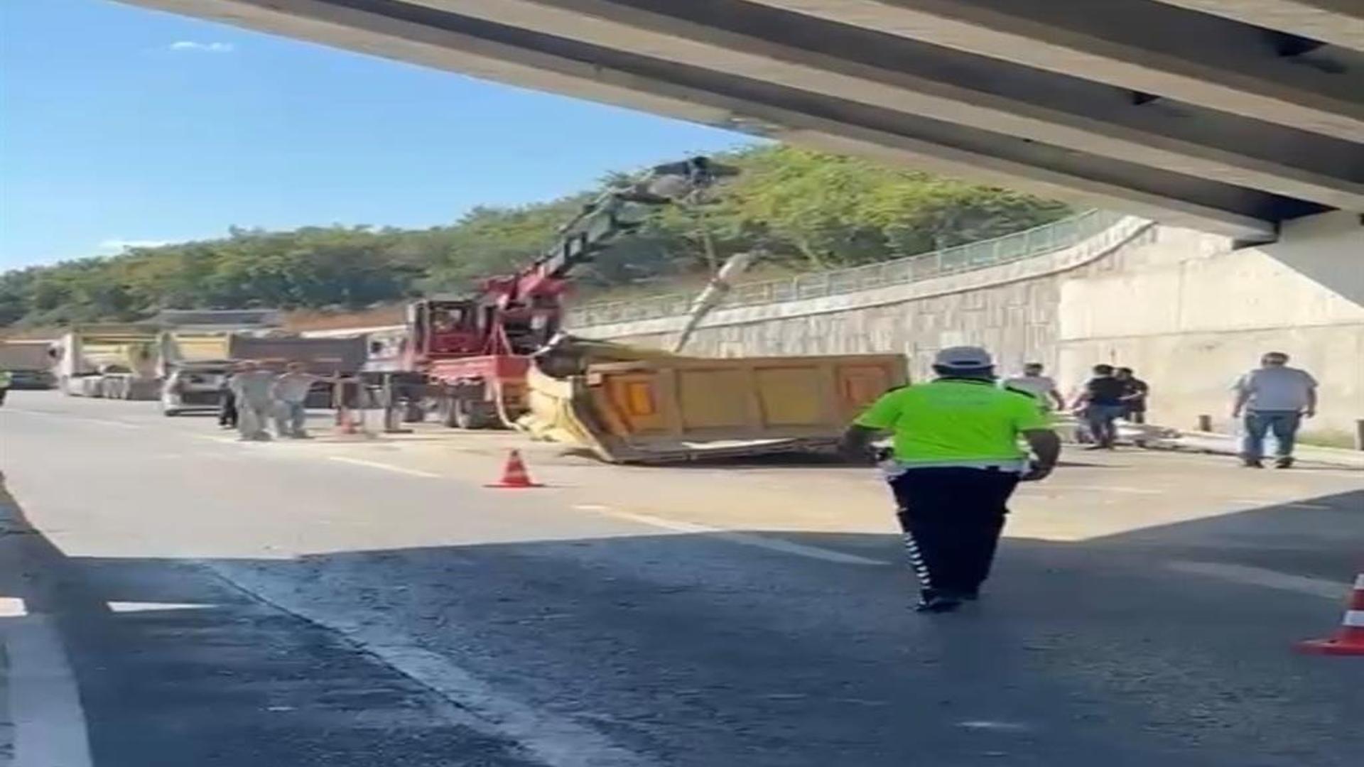 Dump Truck Trailer Hits Sign, Overpass on Şile Highway
