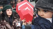 Şehidin cenazesinde acı detay! Şehit olduğu gün evlilik yıl dönümüymüş