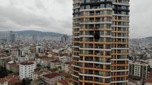 Kartal’da 34 katlı binada yangın