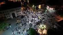 Gece bayram alışverişi çılgınlığı havadan görüntülendi