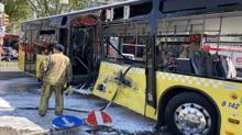 Fatih'te tramvay ile İETT otobüsü çarpıştı: