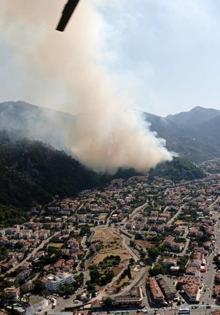 Marmaris’te yangın yıl dönümünde yine orman yangını