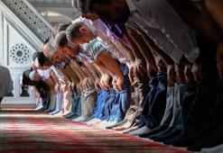 Cuma Selası okunacak mı? Cuma Selası kaçta okunuyor? Diyanet açıkladı!