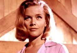 Honor Blackman hayatını kaybetti