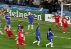 Chelsea ile Liverpool arasında tam 8 golün atıldığı tarihi maç!