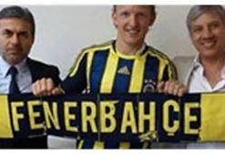 Dünya yıldızı Kuyt F.Bahçe’de