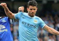 Agüero bir ay yok