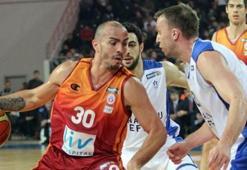 Efes Arroyo'yu devirdi