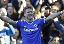 Chelsea Schürrle ile coştu