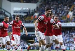 Derbide gülen Arsenal