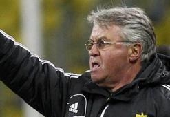 Van Gaal gitti Hiddink geldi