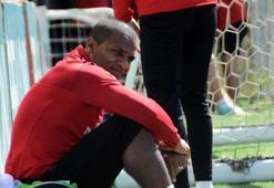 Malouda takımda mı kalıyor?